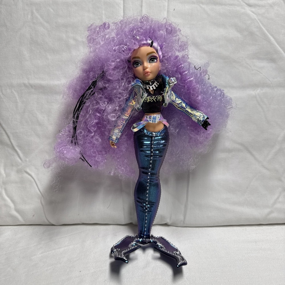Mermaze Mermaidz Color Change Riviera Mermaid Fashion Doll Purple Hair Blue Tail